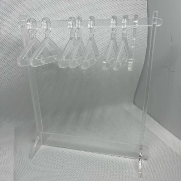 Clear Acrylic Earring Stand Rack with 8 Hangers - Picture 4 of 6